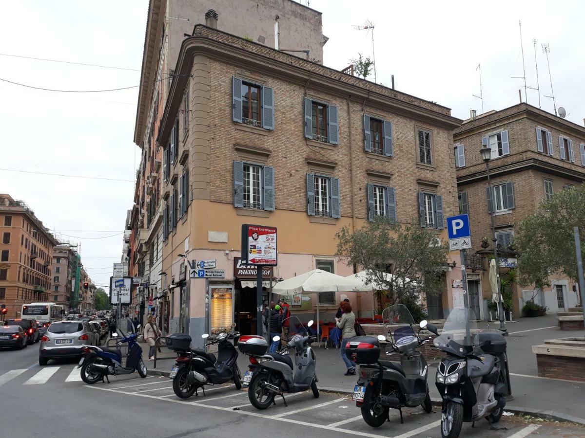 Appartamento Delle Grazie Rome Bagian luar foto