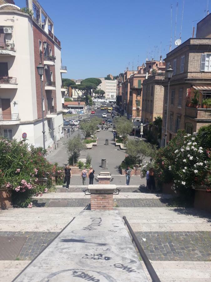 Appartamento Delle Grazie Rome Bagian luar foto